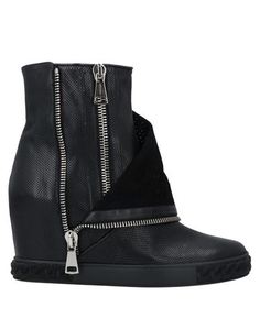 Полусапоги и высокие ботинки Casadei