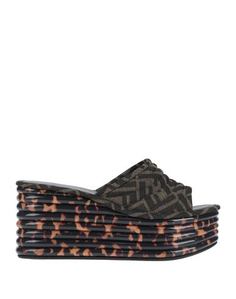 Сандалии Fendi