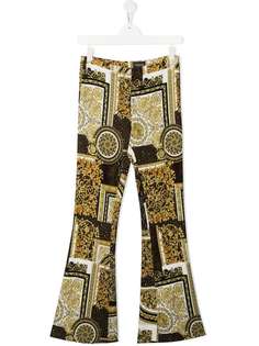 Young Versace расклешенные брюки с принтом