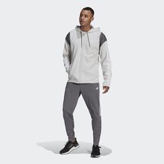 Спортивный костюм adidas Sportswear