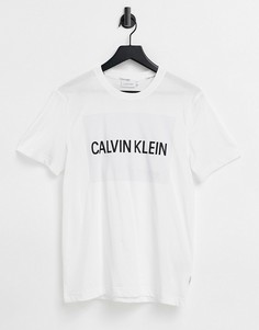 Белая футболка с логотипом на прямоугольной вставке Calvin Klein-Белый