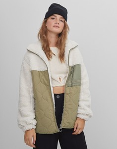 Двусторонняя oversized-куртка на молнии из овчины цвета экрю Bershka-Кремовый