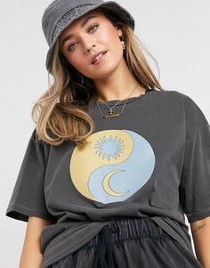 Темно-серая выбеленная футболка с принтом солнца и луны в виде символа инь-ян ASOS DESIGN-Серый