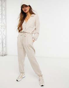 Серо-коричневый уютный комбинезон с пуговицами спереди и воротником ASOS DESIGN-Коричневый цвет
