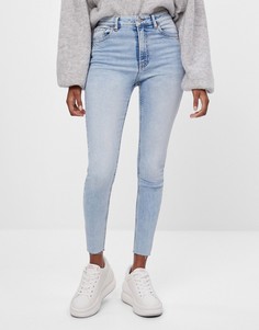 Бледно-голубые облегающие джинсы с завышенной талией Bershka-Голубой
