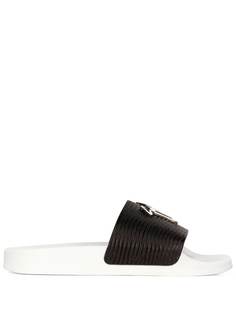 Giuseppe Zanotti шлепанцы с металлическим логотипом