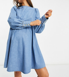 Платье из мягкого выбеленного денима с присборенной юбкой и пышными рукавами ASOS DESIGN Maternity-Голубой