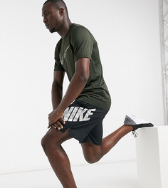 Черная футболка с камуфляжным логотипом-галочкой Nike Training Tall-Зеленый