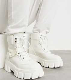 Кремовые ботинки на массивной подошве с пряжками Public Desire Wide Fit-Белый