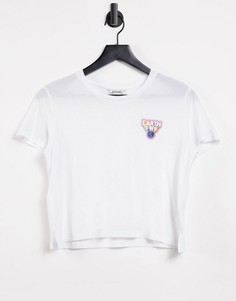 Белая укороченная футболка с надписью Monki-Белый