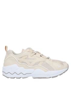 Низкие кеды и кроссовки Mizuno
