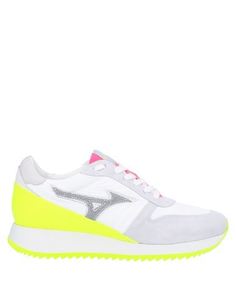 Низкие кеды и кроссовки Mizuno
