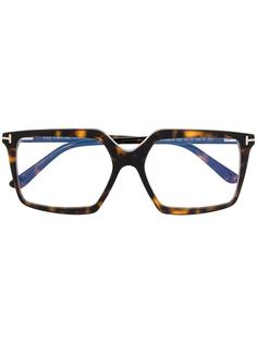 Tom Ford Eyewear массивные очки черепаховой расцветки