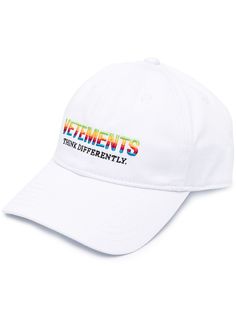 Vetements кепка с вышитым логотипом