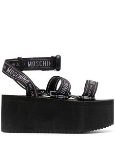 Moschino сандалии на платформе с логотипом