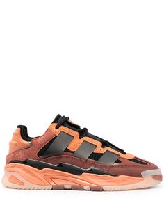 adidas кроссовки на шнуровке