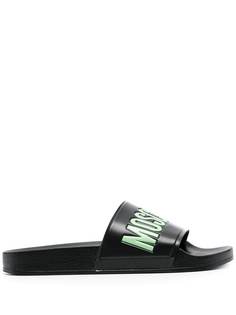 Moschino шлепанцы с тисненым логотипом