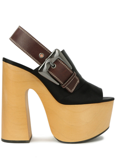 Босоножки с пряжкой Rochas