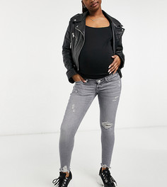 Серые облегающие джинсы для беременных с посадкой поверх животика с рваной отделкой и необработанным низом штанин River Island Maternity Amelie-Серый