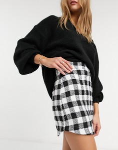 Мини-юбка из букле в черно-белую клетку с асимметричным подолом ASOS DESIGN-Многоцветный