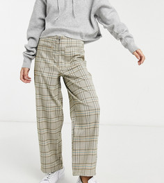 Коричневые прямые брюки с наружной молнией и узором в клетку ASOS DESIGN Petite-Коричневый цвет