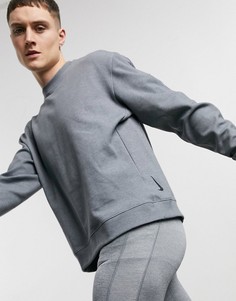 Серый меланжевый флисовый свишот с круглым вырезом Nike Yoga