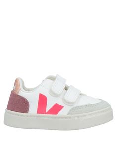 Низкие кеды и кроссовки Veja