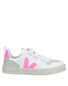 Низкие кеды и кроссовки Veja
