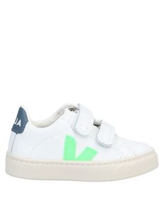 Низкие кеды и кроссовки Veja