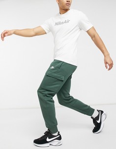 Джоггеры-карго цвета хаки Nike Club-Зеленый цвет