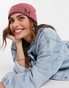 Лиловая шапка-бини с инициалом "M" ASOS DESIGN-Розовый