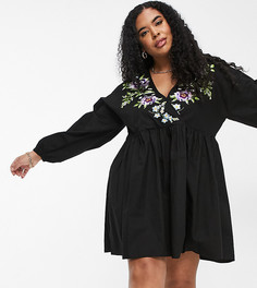 Черное поплиновое платье мини из хлопка с запахом спереди и вышивкой ASOS DESIGN Curve-Черный цвет