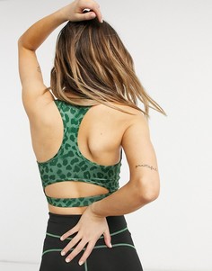 Спортивный бюстгальтер цвета хаки с леопардовым принтом, спиной-борцовкой и вырезом на спине South Beach race-Зеленый цвет
