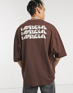 Коричневая oversized-футболка с повторяющимся логотипом на спине ASOS Daysocial-Коричневый цвет