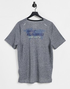 Серая футболка Nike-Серый