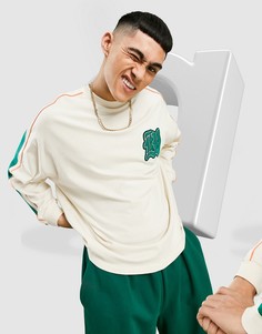 Бежевый oversized-лонгслив с отделкой кантом на рукавах и нашивкой на груди ASOS DESIGN