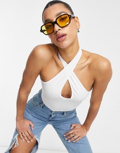 Белый кроп-топ с воротником халтер и запахом ASOS DESIGN
