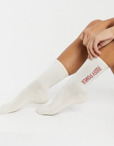 Белые носки с надписью "Pussy Power" из органического хлопка Monki Lucy-Белый