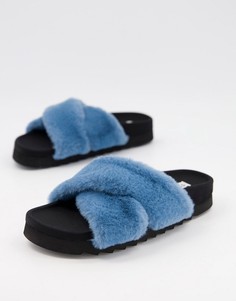 Голубые шлепанцы с пушистыми перекрестными ремешками Steve Madden Amari-Голубой