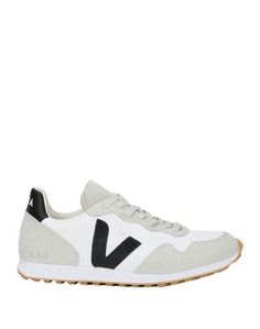 Низкие кеды и кроссовки Veja