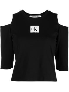 Calvin Klein Jeans футболка с открытыми плечами и логотипом