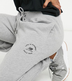 Серые джоггеры с надписью "Life in balance" New Balance – эксклюзивно для ASOS-Серый