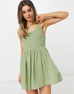 Короткий присборенный сарафан мини цвета хаки с овальным вырезом на спине ASOS DESIGN-Зеленый цвет