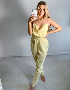 Нежно-желтый фактурный пляжный комбинезон со свободным воротом ASOS DESIGN