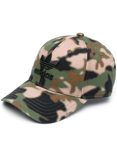 adidas кепка с камуфляжным принтом и тисненым логотипом