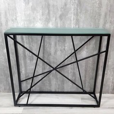 Напольная консоль Akur Loft Paterson металлокаркас черный матовое стекло