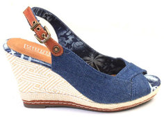 Босоножки женские Airbox 136235 синие 40 RU