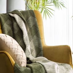 Плед Togas ФАРАЛЬДО 150х200, оливковый с экрю,60%хлопок,40% модал,450 г/м2 1015.00057