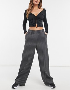 Серые брюки в тонкую полоску с косой асимметричной застежкой и широкими штанинами Weekday Luxa-Серый