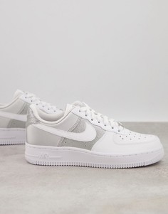 Белые кроссовки с серебристой отделкой Nike Air Force 1 07-Серебристый